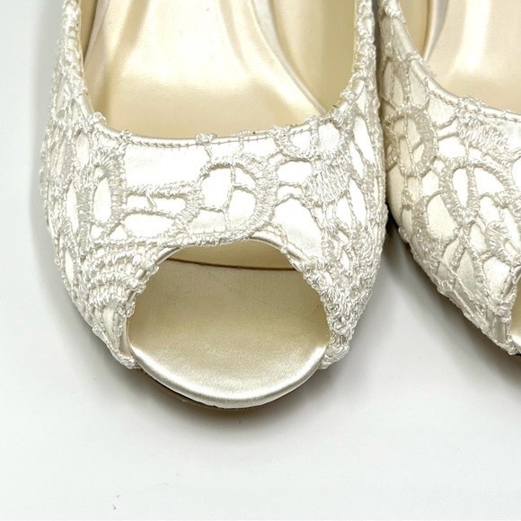 Paradox London Pink Women's Ivory White Lace Peep Toe Heels Pumps Shoes 9 - Picture 4 of 14